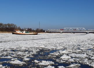 Pracowita zima Wód Polskich w Szczecinie. Akcja lodołamania przeprowadzona była tak, że mieszkańcom nie groziła powódź
