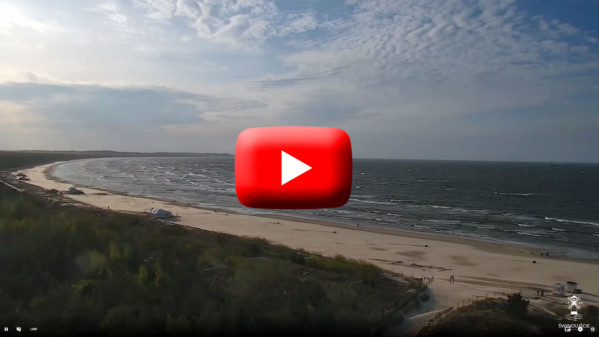 Świnoujście - Na plaży w Świnoujściu wieje - zobacz obraz z kamer na żywo