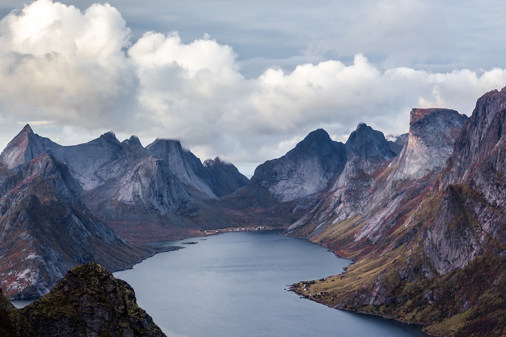 Urok wycieczki do Norwegii - przepiękne widoki dla turystów z całego świata
